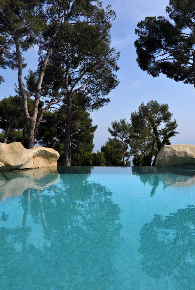 Gabrielle Union And Dwyane Wade Are On Another Epic Baecation and Their French Hotel Is So Dope
